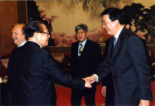 M. André Chieng, Président de AEC, et M. Jiang Zemin, Ancien Président de la République Populaire de Chine